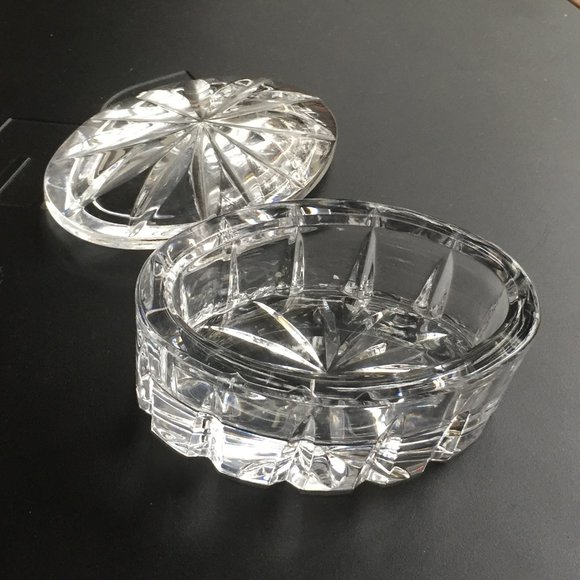 ⭕ 5/$17 - ROGASKA Crystal oval trinket lidded box - Picture 2 of 6
